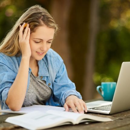 Cómo la Tecnología Mejora el Aprendizaje en las Clases Particulares Online